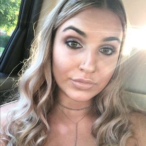 Meet your Posher, Deidre